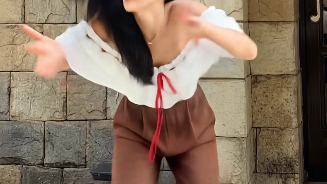 babyboo: Cipta Video Templat PixVerse V6